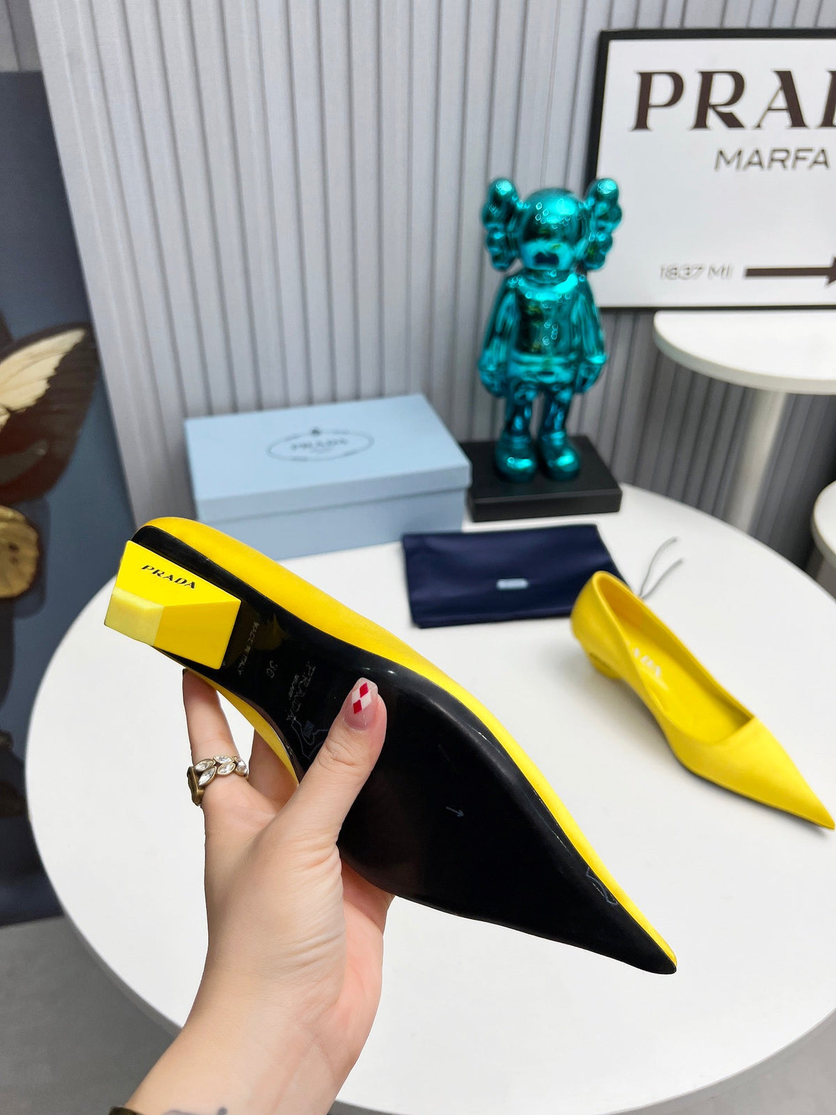 Prada 26SS Pointed-Toe Pumps 4cm Yellow Satin 680952