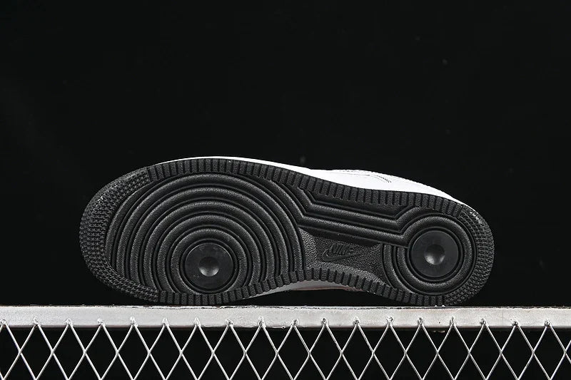 Nike Air Force 1 '07 LV8 "White/Black"