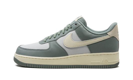 Air Force 1 Low LX "Mica Green" DV7186 300
