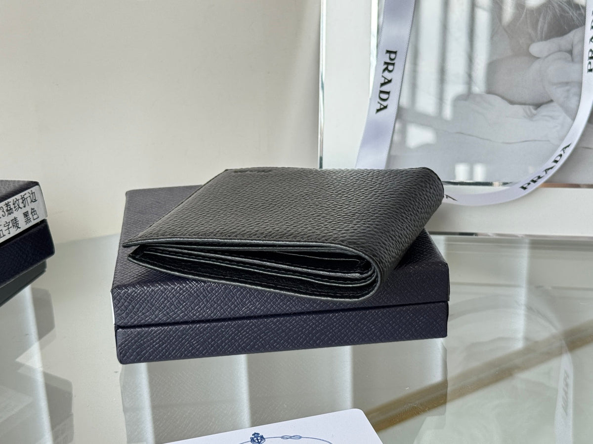Pra 2M0513 Logo-Debossed Wallet 11cm Black lychee-grained cowhide
