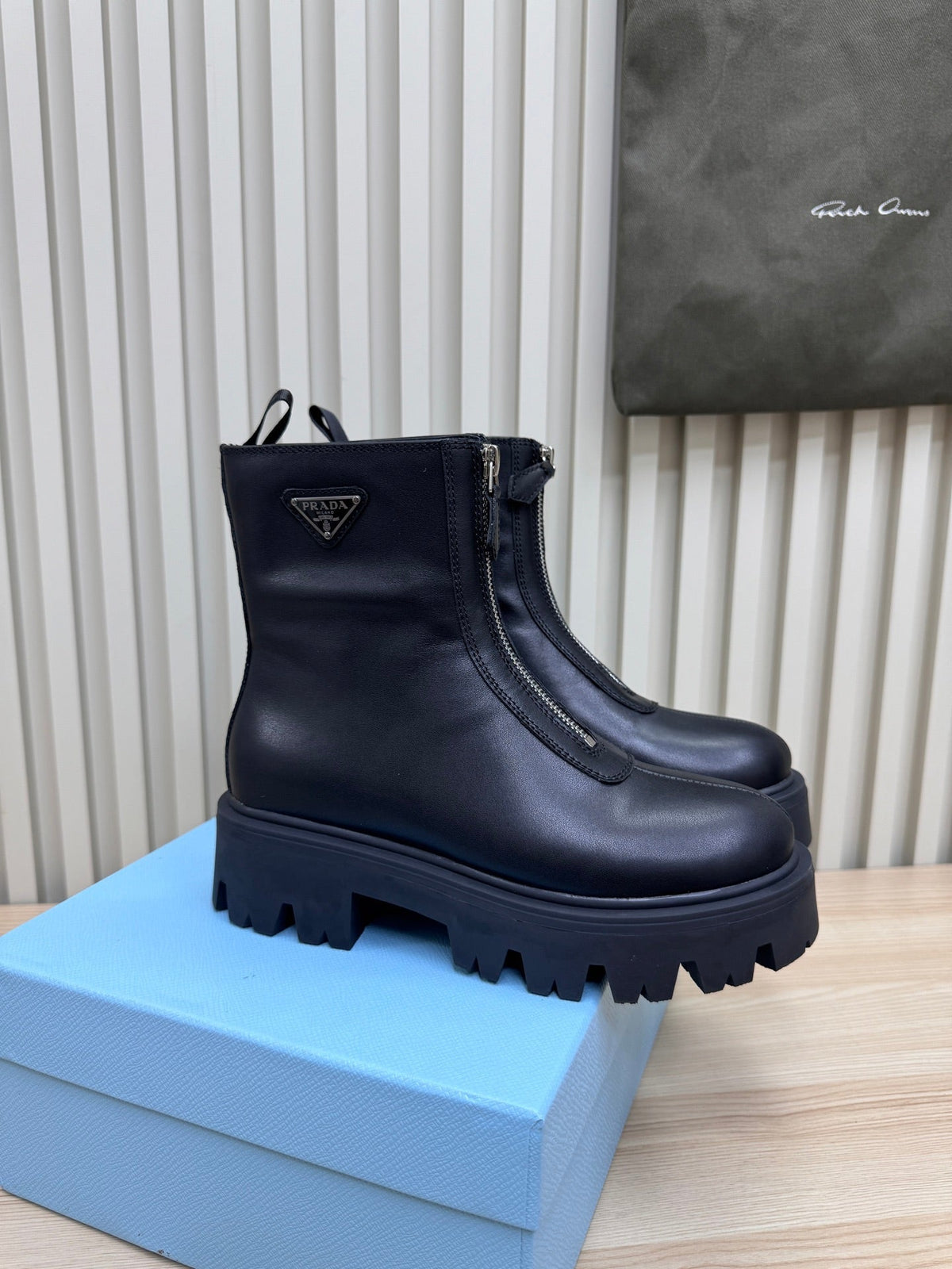 PRA Martin boots black sheepskin 443650