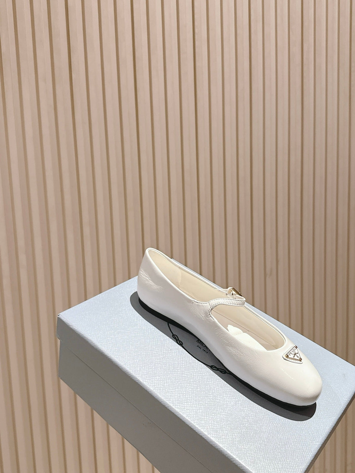 PRA 25s Ballet Flats with Small Buckle White Cowhide 449711