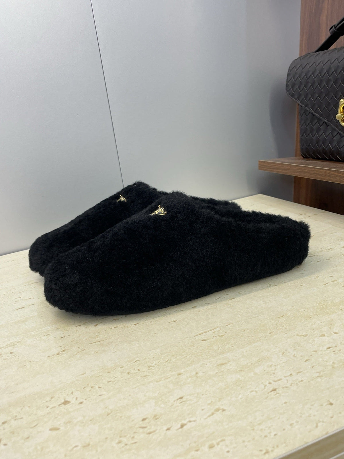 Prada 25s Slide Black Shearing 551884