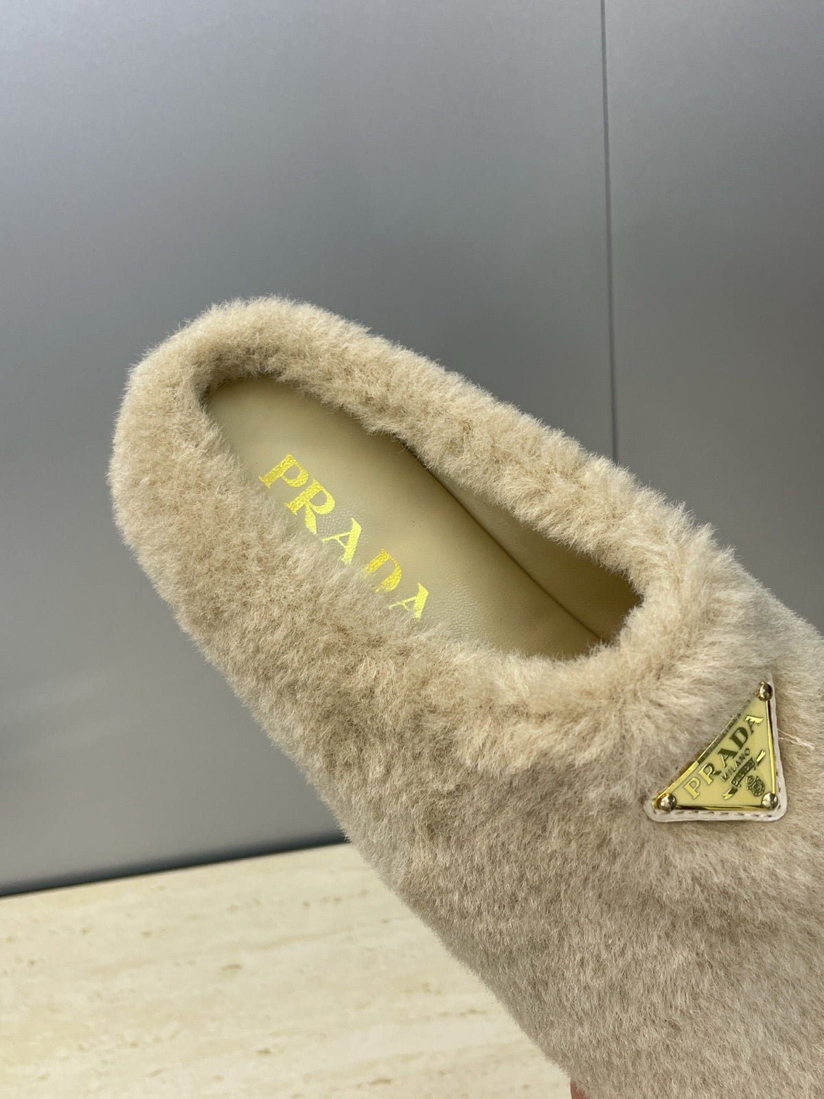 Prada 25s Slide Warm Beige Shearing 551888