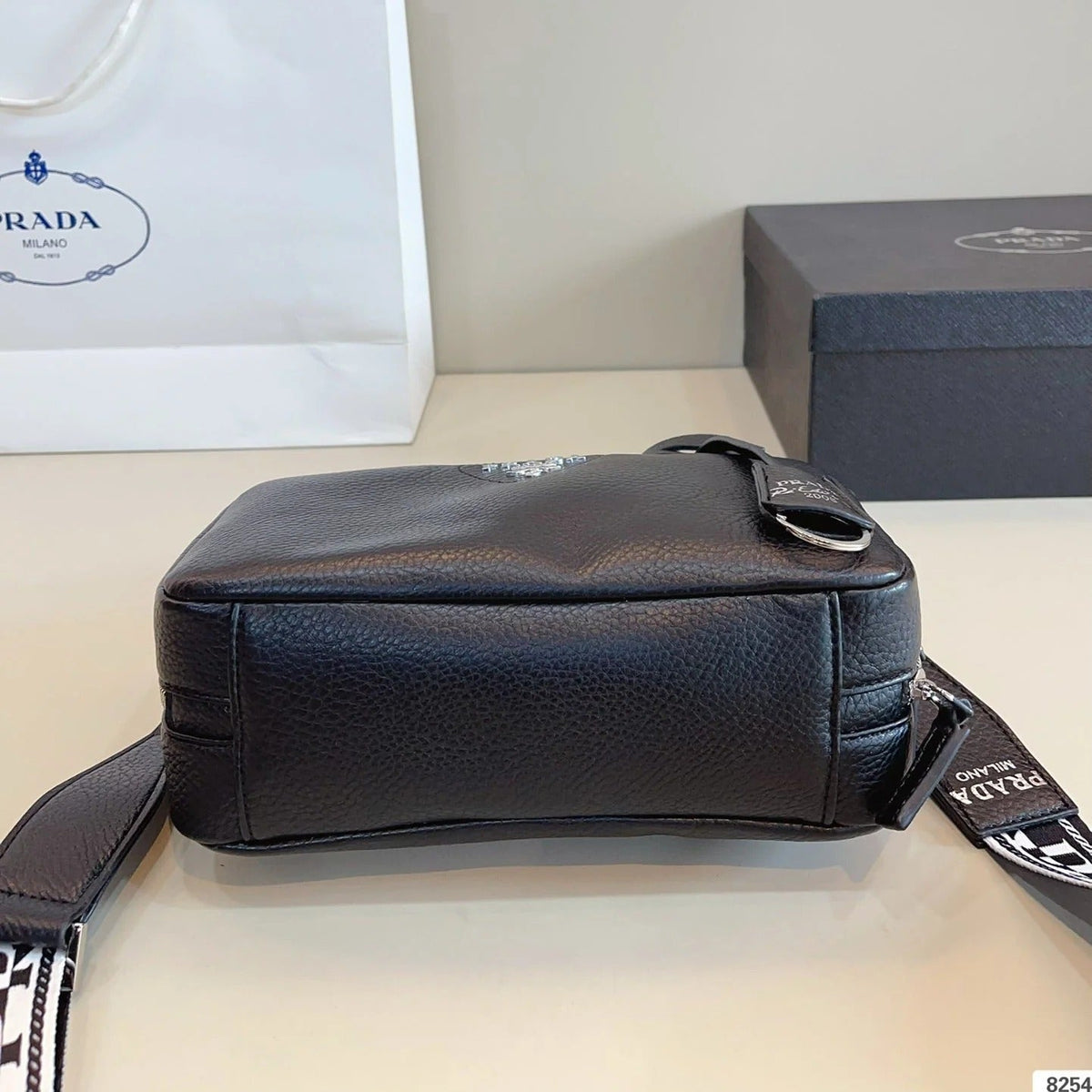CLASSIC BOSTON BAG 25 IN BLACK GRAINED CALFSKIN